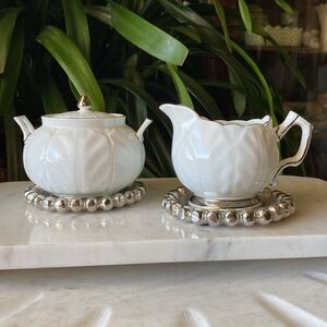 1980s Aynsley Spring Crocus Platinum Fine English Bone China Cream and Sugar Set